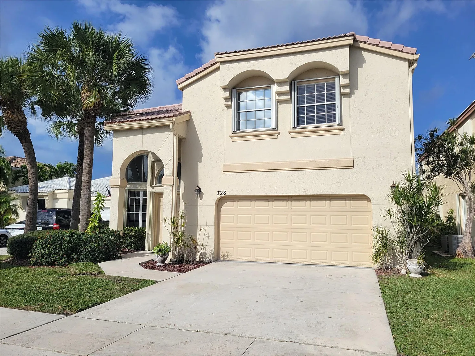 4 bed, 3.0 bath, 2880 sqft, $5,000 — Photo 1