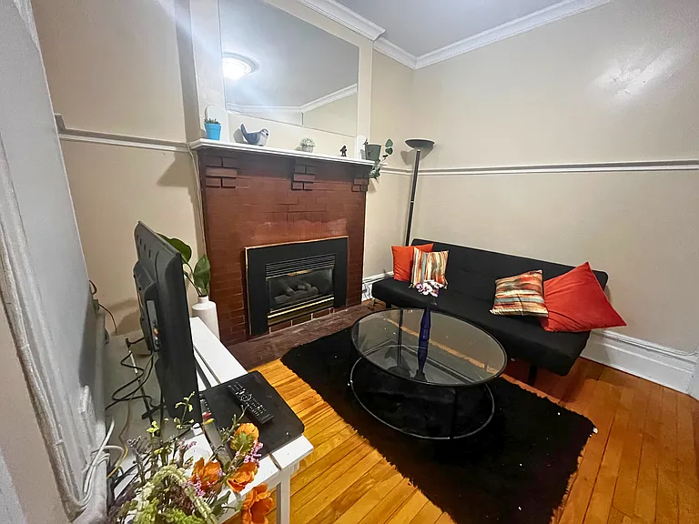 315 Frank St — Photo 10