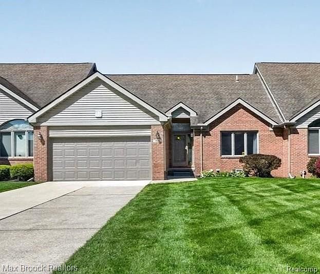 1st image of 1822 Pebble Creek Dr