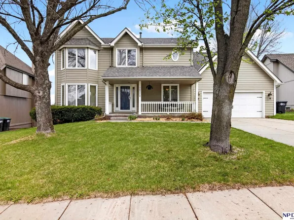 16116 Davenport St, Omaha, NE 68118