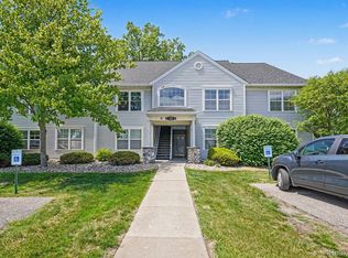 12398 Saint Andrews Way, Fenton, MI 48430