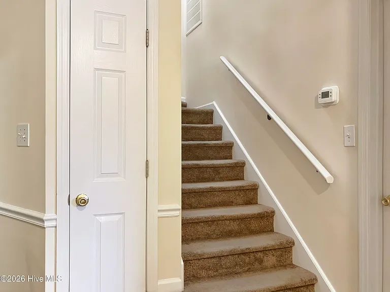 115 Harvestwood Dr — Photo 10