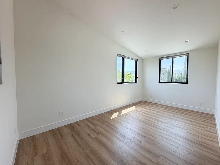 2508 Los Amigos St — Photo 6