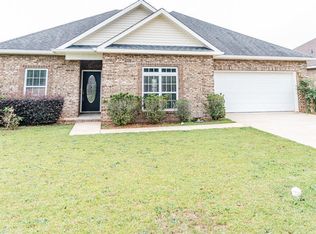 129 Manchester Ln, Byron, GA 31008