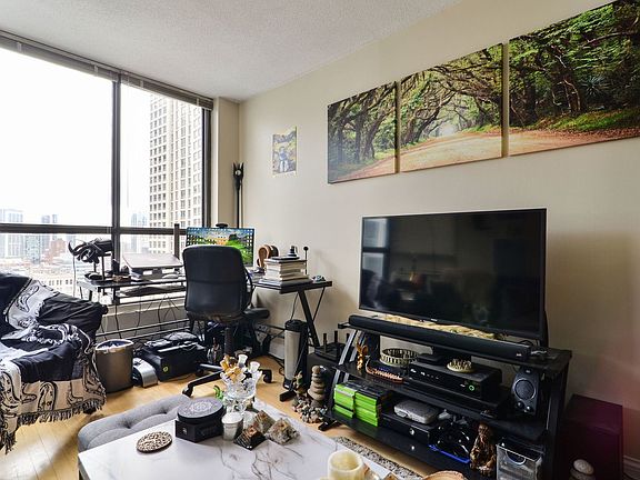 3rd image of 405 N Wabash Ave Unit 1705
