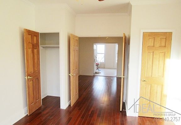 3rd image of 434 43rd St #3