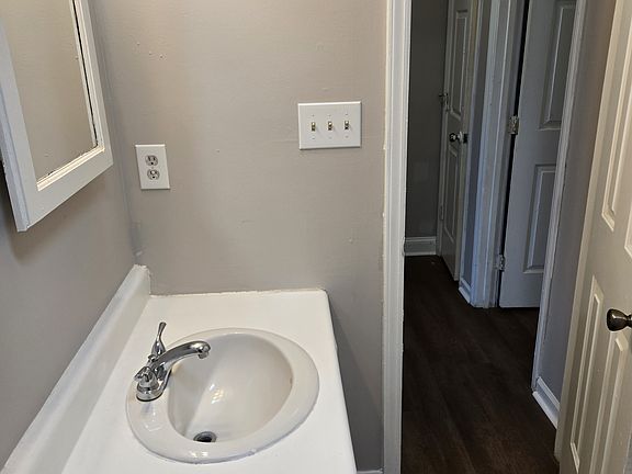 2nd image of 203 Shiloh Dr #E