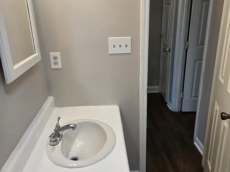 203 Shiloh Dr #E — Photo 2