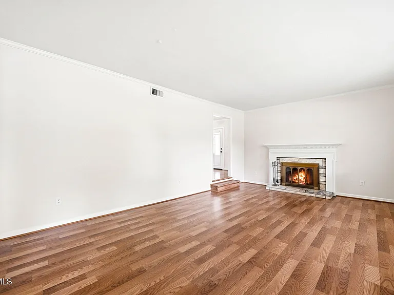 808 Chippendale Rd — Photo 34
