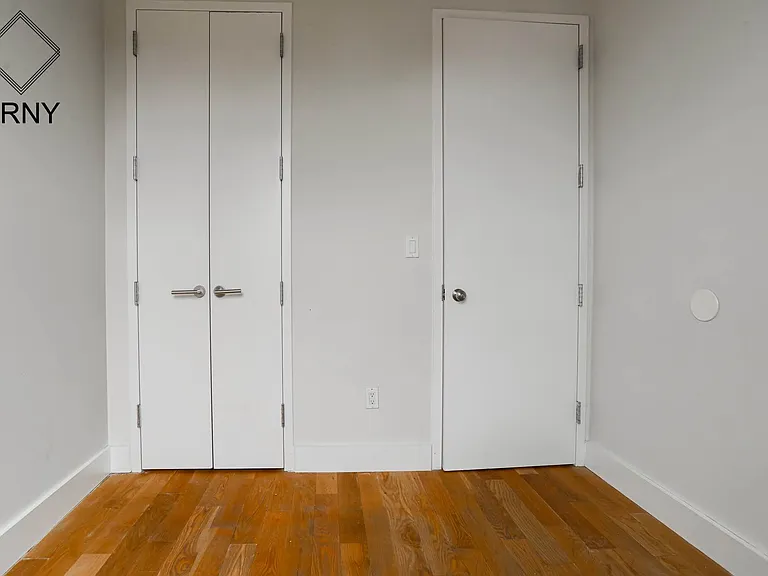 410 Gates Ave #4R — Photo 6
