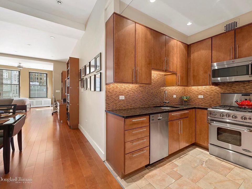 1st image of 3 Hanover Sq APT 15E