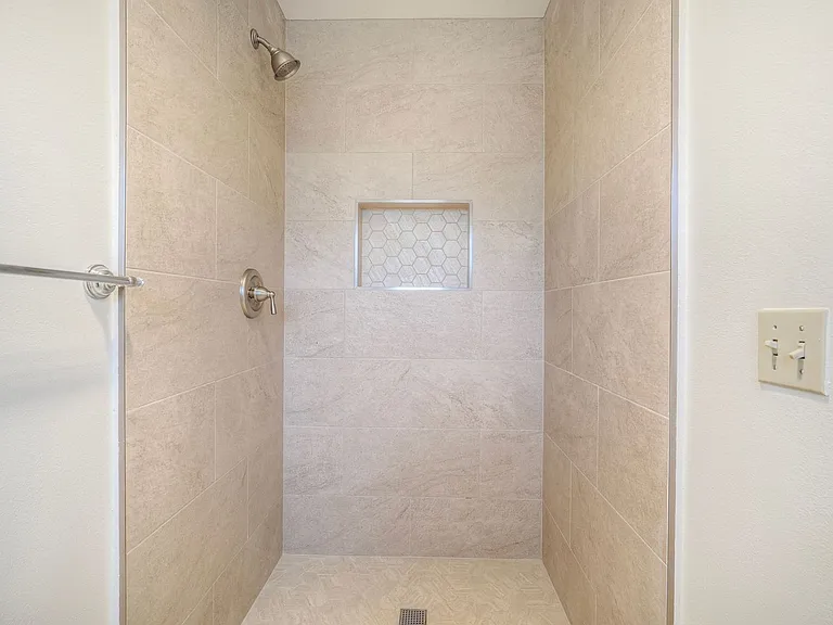749 Highland St — Photo 17