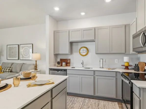 806 Quinn Dr, Lebanon, TN 37087