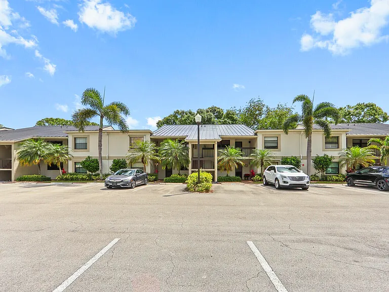 12910 Briarlake Dr #203 — Photo 48