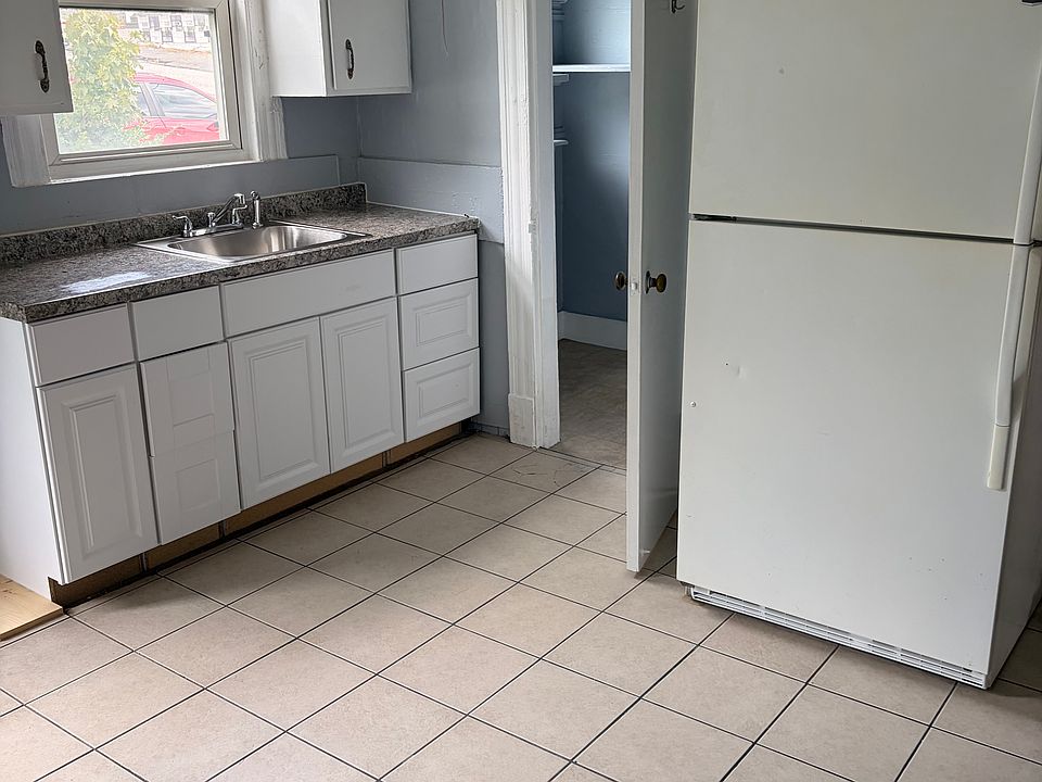 1st image of 35 Madison St #1