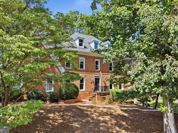 7680 Dunvegan Close, Sandy Springs, GA 30350