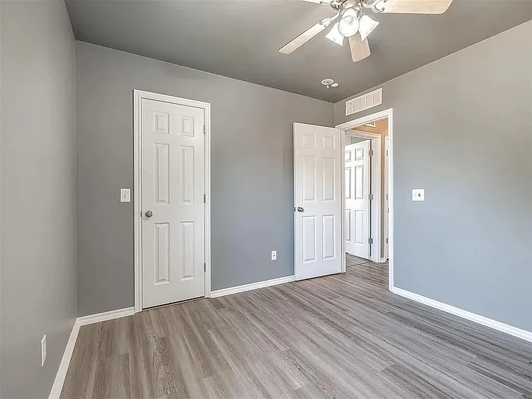 2505 Black Oaks Cir — Photo 21