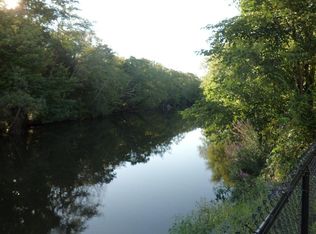 2177 Providence Rd #B, Northbridge, MA 01534