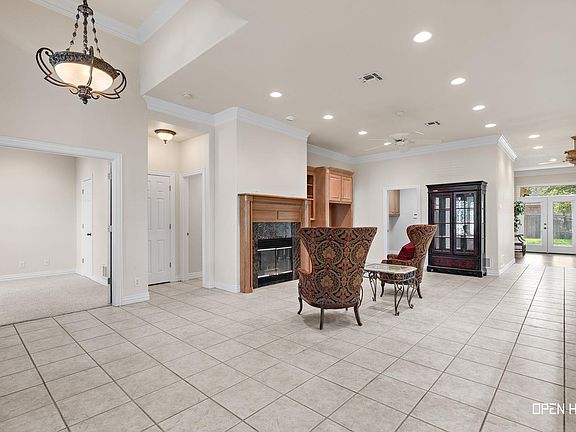 5th image of 9 Candlewood Ct