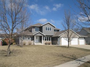 303 E Thomas Ave, Marshall, MN 56258