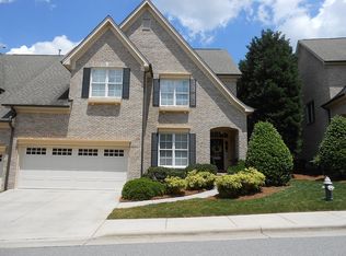 26 Linden Ln, Greensboro, NC 27410