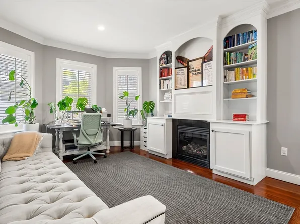 12 Moultrie St #A, Dorchester Center, MA 02124