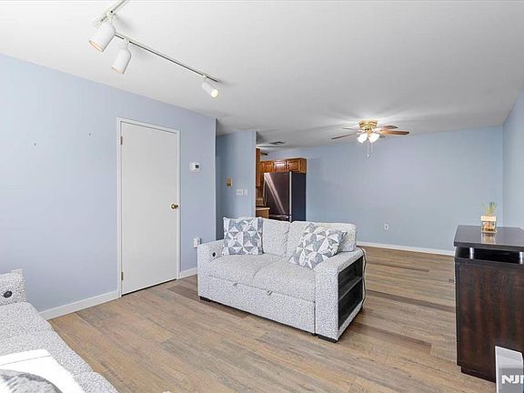 4th image of 253 Park Avenue #307