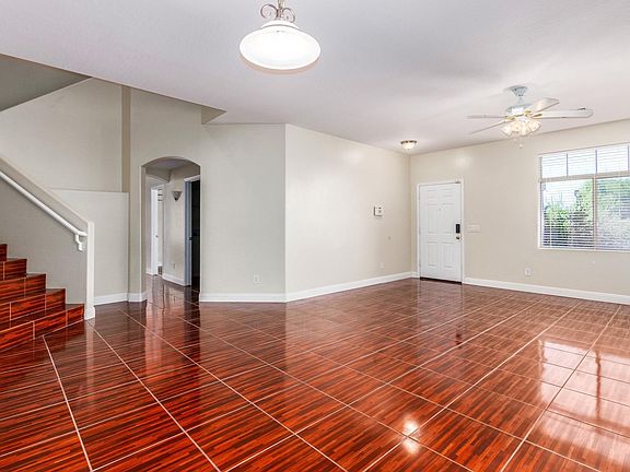 4th image of 37017 W Leonessa Ave