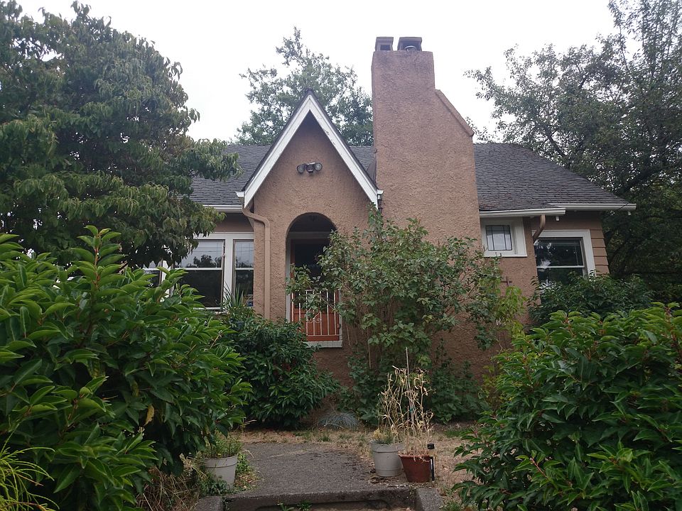 2nd image of 6850 30th Ave NE