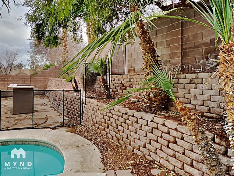 245 Farlin Cir — Photo 39