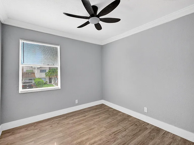 5424 SW 44th Ter — Photo 52