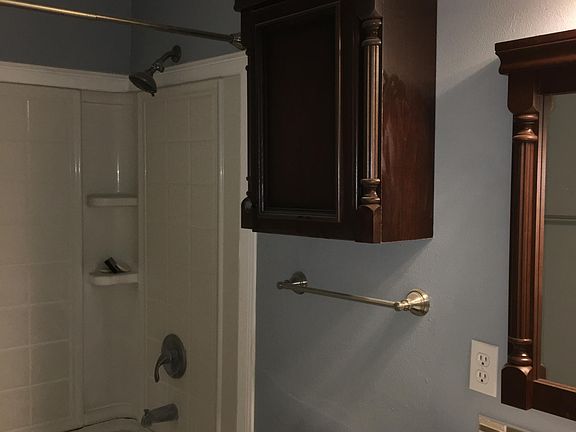 4th image of 616 Alabama St