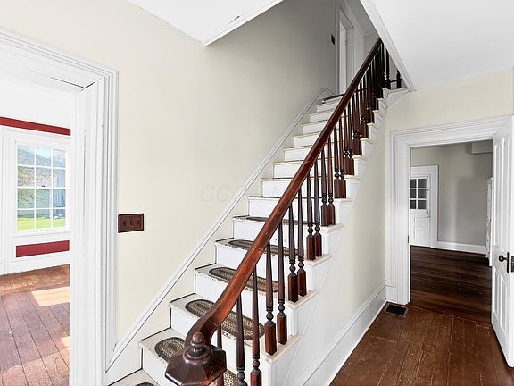 2nd image of 1001 Newark Rd