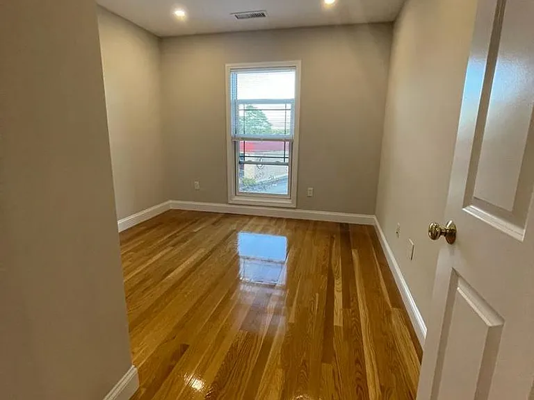 778 Main St — Photo 8