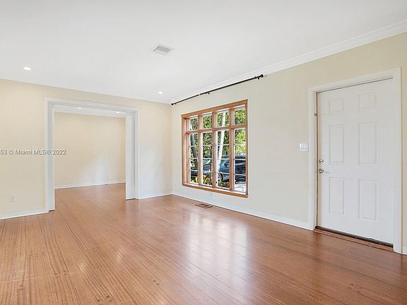 3rd image of 1420 Santa Cruz Ave