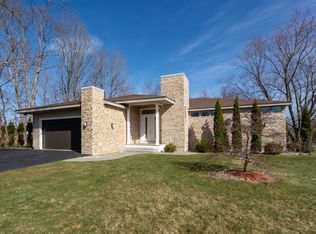 1 Hickory Ln, Greenland, NH 03840