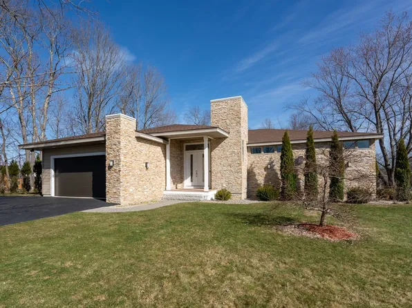 1 Hickory Lane, Greenland, NH 03840