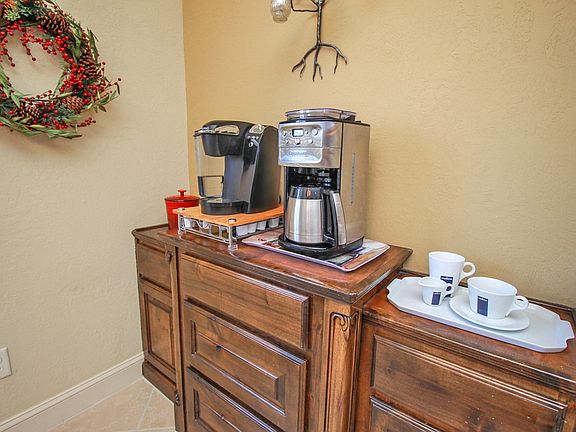 Coffee bar or buffet