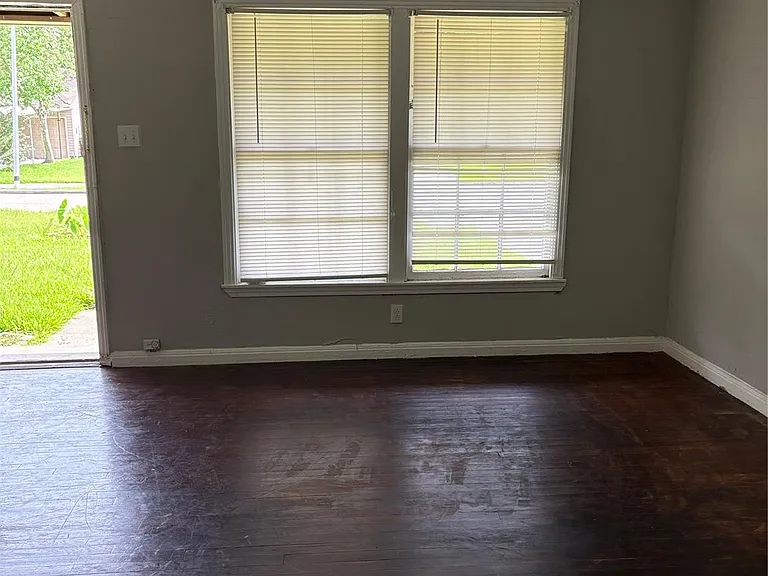 3935 Cosby St — Photo 11
