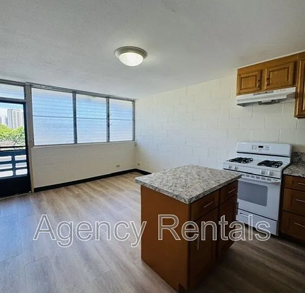 1019 Punahou St #305 — Photo 5