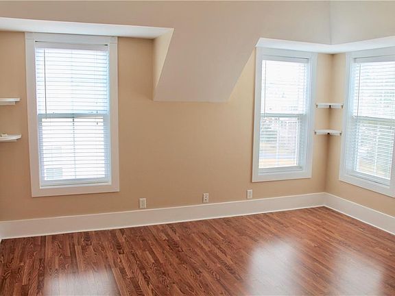 5th image of 136 Shady Brooke Unit 301
