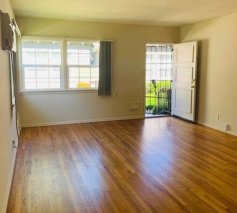 4th image of 1905-1909 W Alameda Ave #1905B