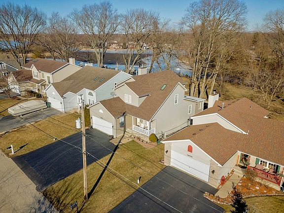 3rd image of 36567 N Iola Ave