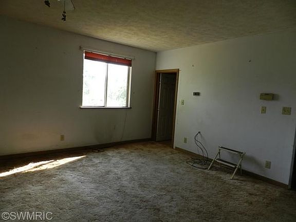 5th image of 24541 Dewey Lake St