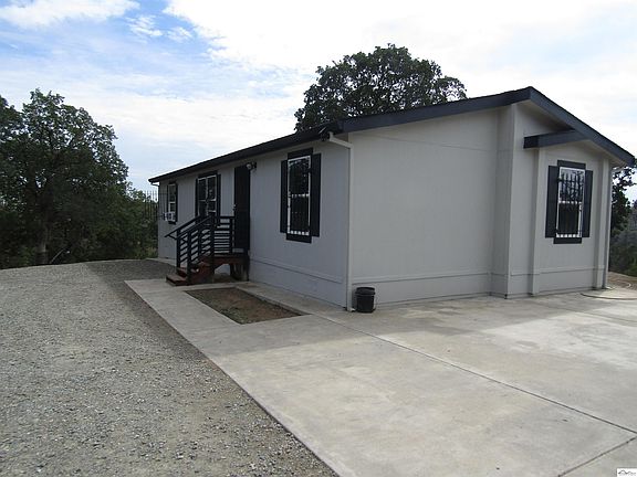 4th image of 15995 Hillcrest Dr