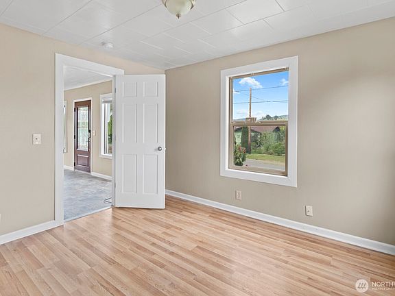 5th image of 317 W Pine
