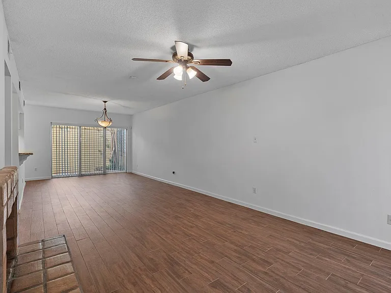1922 Augusta Dr #1/16 — Photo 11