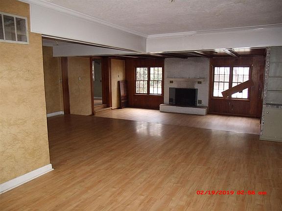 4th image of 1329 NW Cherry Ave