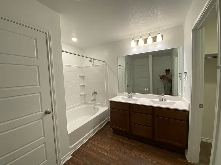 10643 W Military Dr #7 — Photo 21