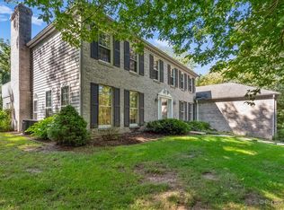 41W845 Hunters Rdg, St Charles, IL 60175